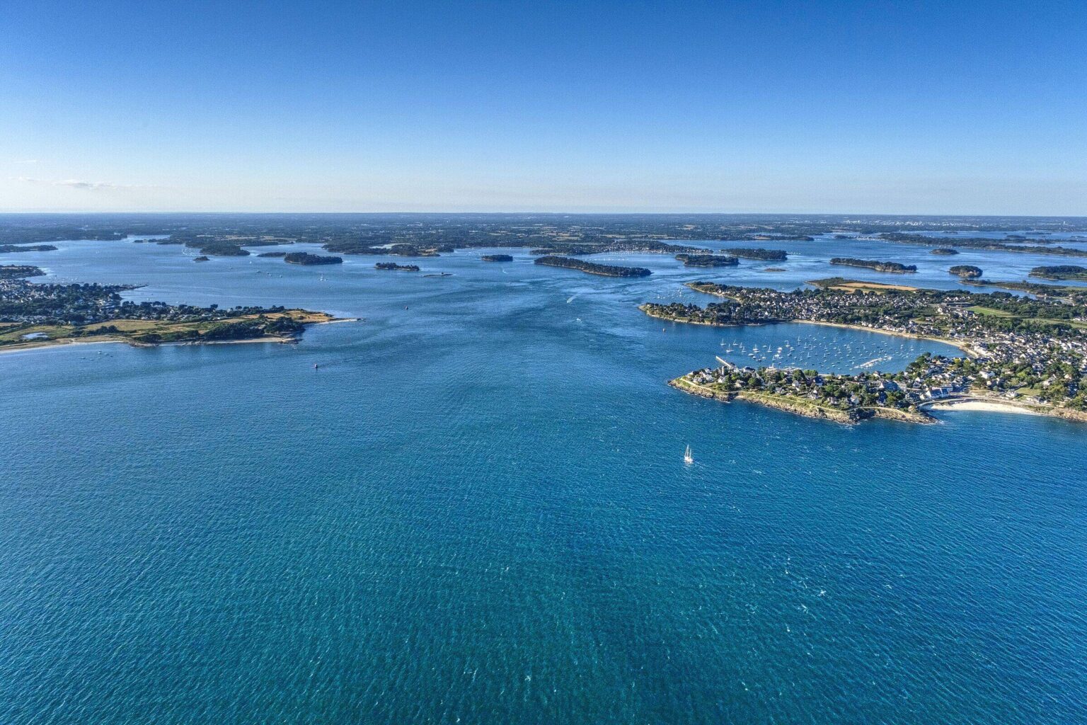 Les îles du Golfe du Morbihan vues du ciel