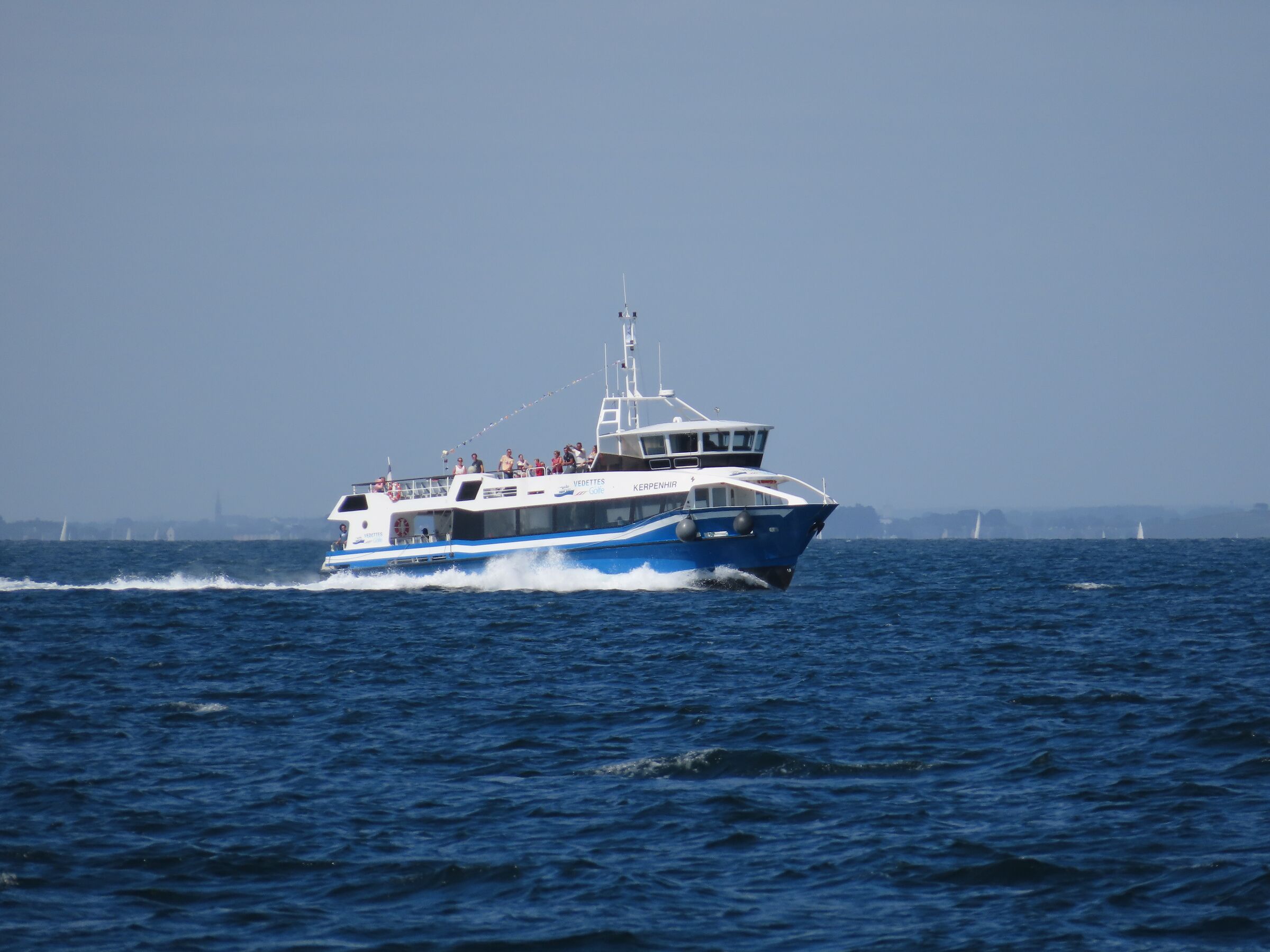 Le Kerpenhir des Vedettes du Golfe en pleine mer